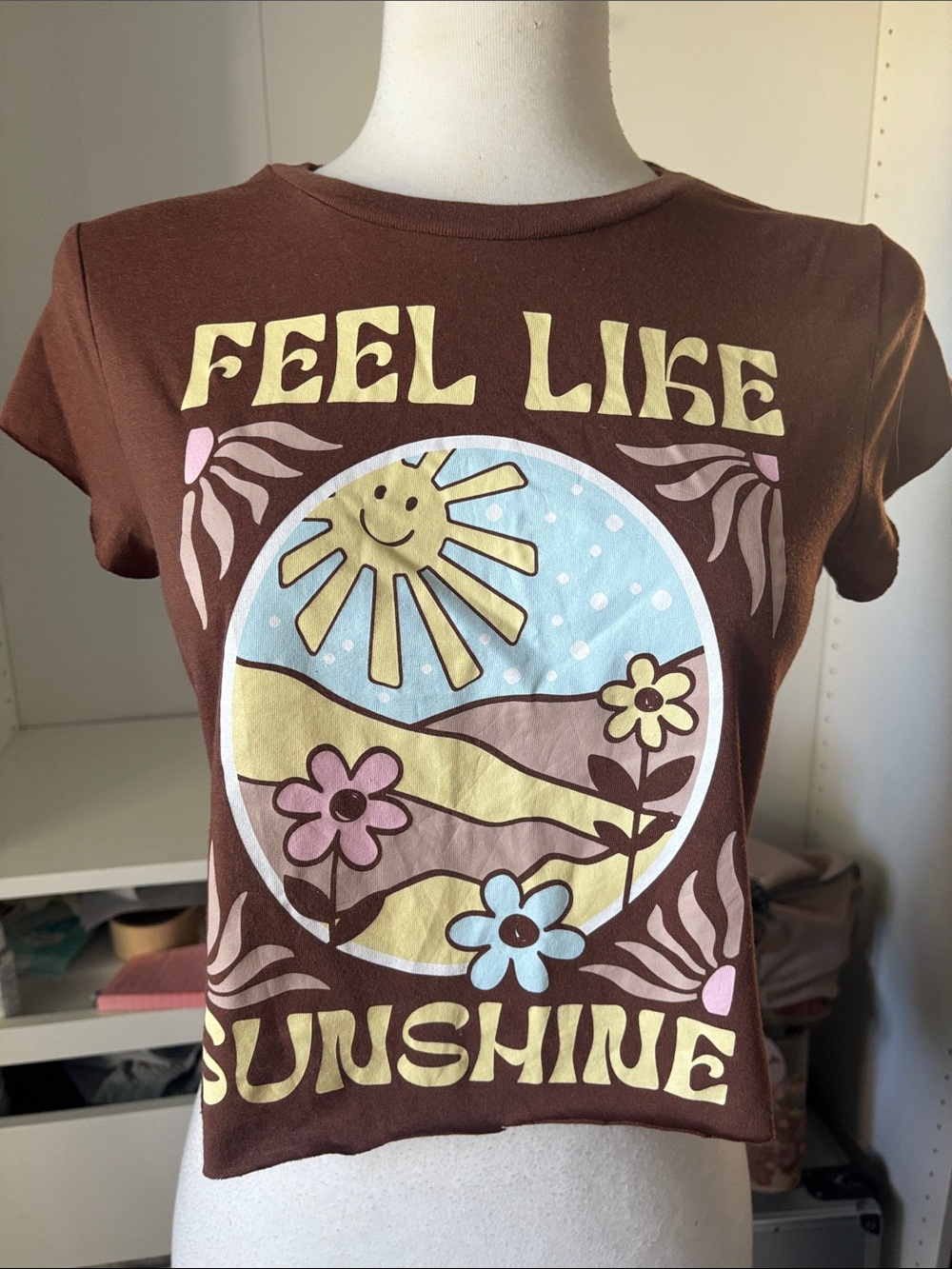 Feel Like Sunshine Brown Graphic Tee for Kids - Retro Floral Sun